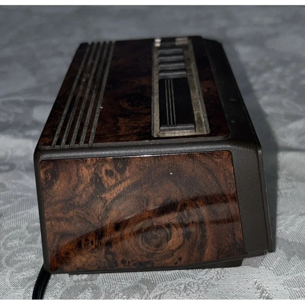 Westclox Vintage Digital Red LCD Alarm Clock Wood Grain MODEL 22714 Works